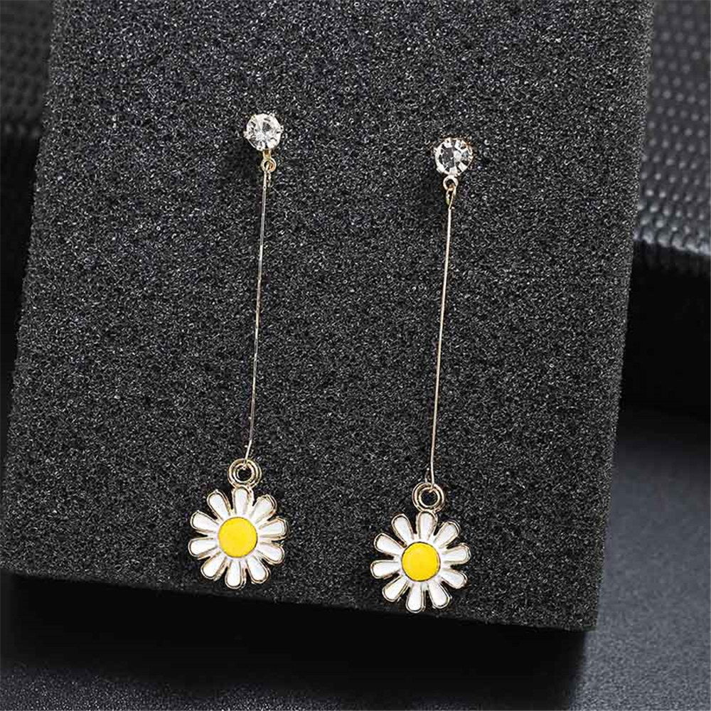 Daisy Drop Earrings - Sugar & Eddie